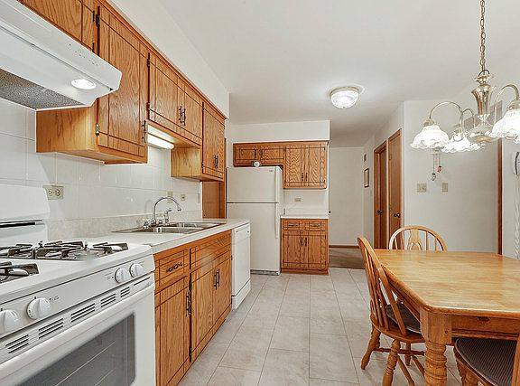 3rd image of 18245 S Oregon Ln #306