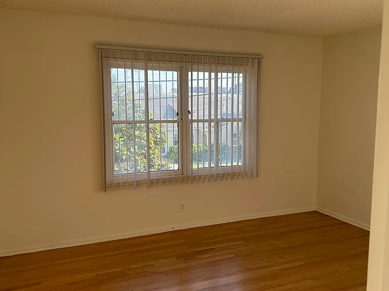 231 W Olive St #13 — Photo 11