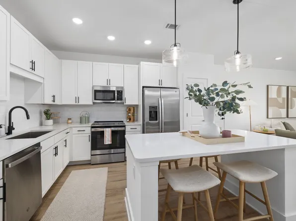 The Lindley at Grove 98