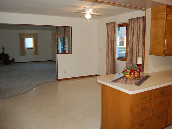 5th image of 303 N Maryland Ave
