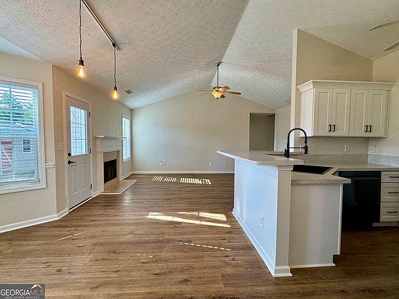 4th image of 920 Roxeywood Dr