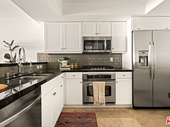 5th image of 1951 N Beachwood Dr APT 303
