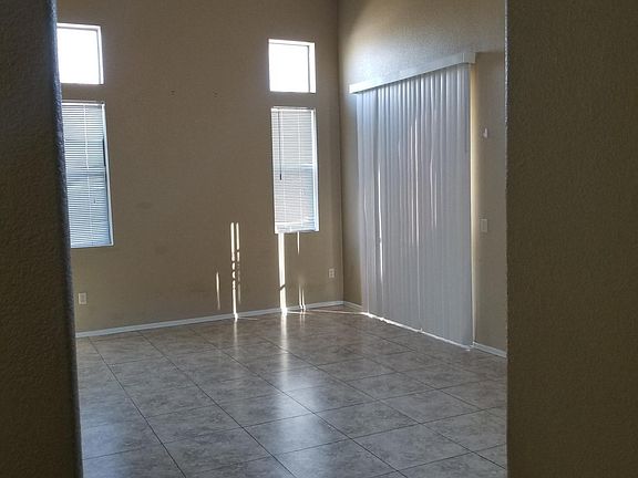 4th image of 990 W Calle Carasol