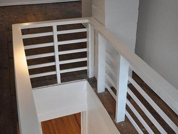4th image of 768 Chapin Ave