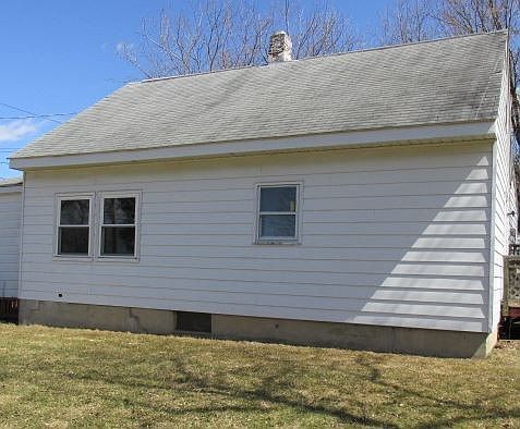 4th image of 2319 Highland Ave W