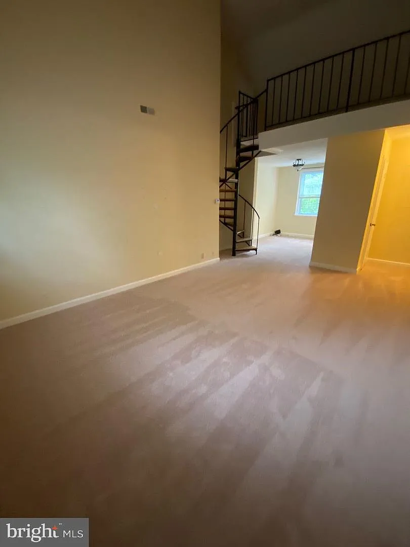 1 bed, 1008 sqft, $2,125 — Photo 4
