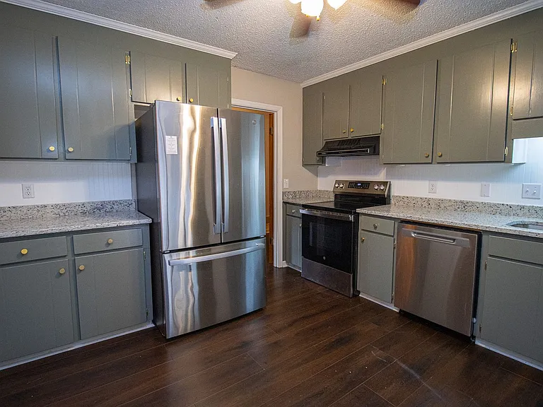 140 Land Of Lakes Cir — Photo 9