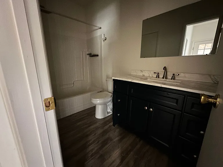 University Park Apartments near Cornell University — Photo 238