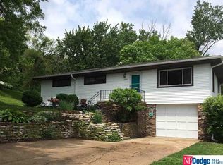 1808 Collins Dr, Bellevue, NE 68005