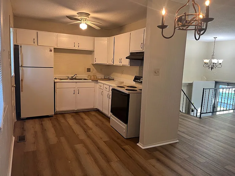 5113 SW 33rd St — Photo 4