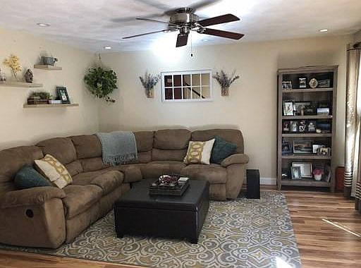 2nd image of 20 Woodland Dr Unit 373