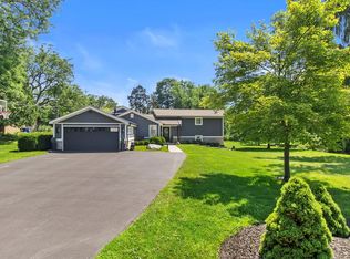 919 Fuller Rd, Gurnee, IL 60031