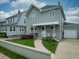 20 Sherwood Ave, Franklin Square, NY 11010