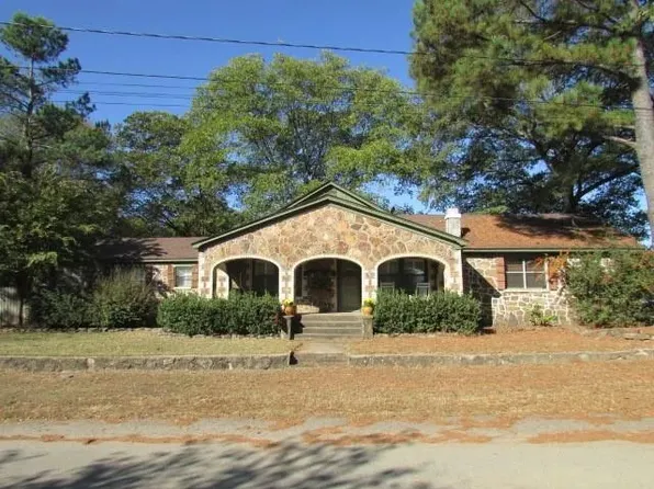 105 Saint Vincent St, Morrilton, AR 72110