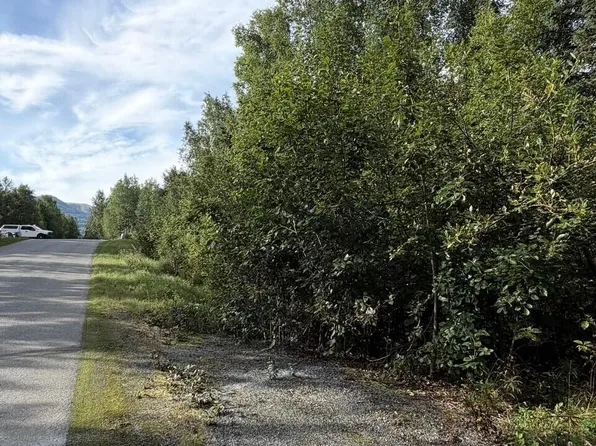 21322 Birchwood Loop Rd, Chugiak, AK 99567