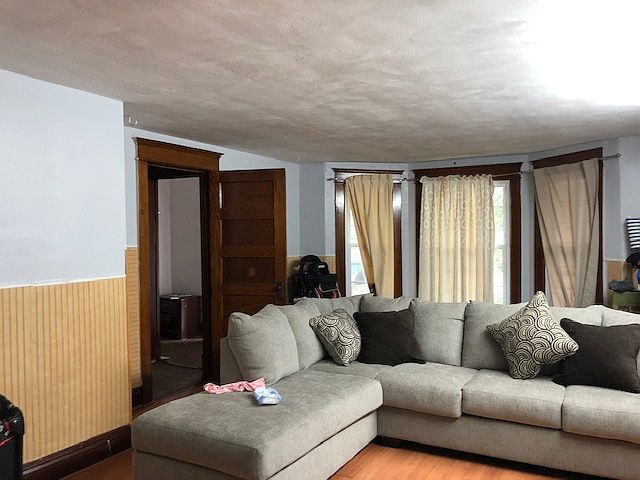 1st image of 194 Claremont Ave #1