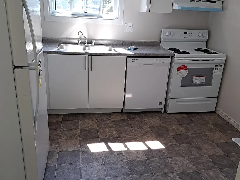 305 Briarhill Ave — Photo 4