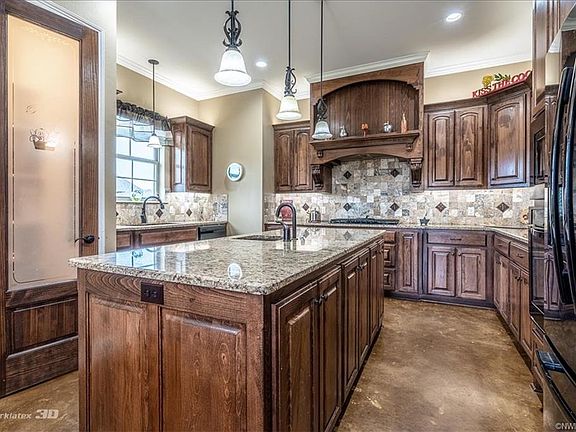4th image of 302 Granite Dr