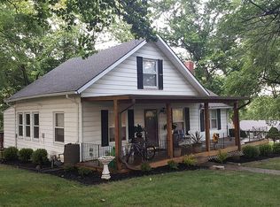 3908 NE Mid Oaks Rd, Kansas City, MO 64116