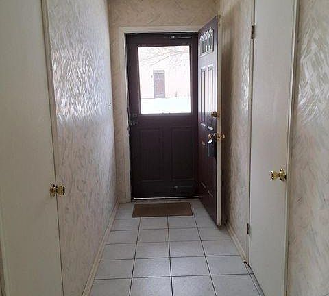 4th image of 12 Coventry Ct