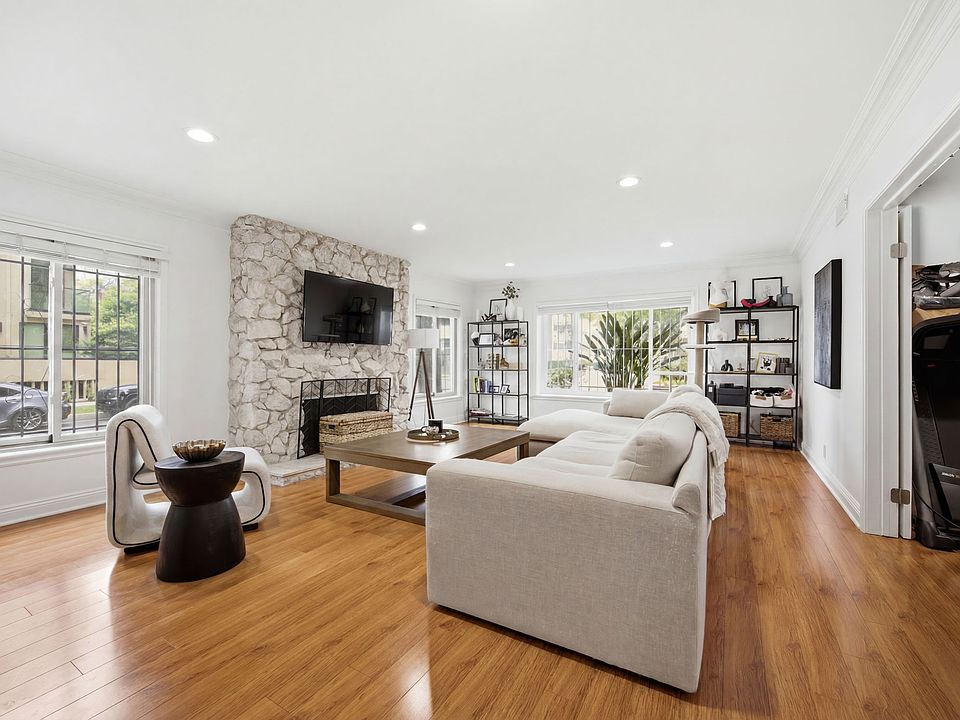 1st image of 400 N Palm Dr #Na