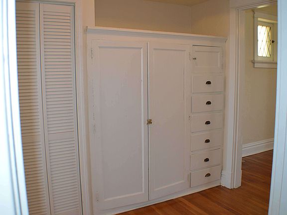 3rd image of 1107 Bellevue Ave APT 3W