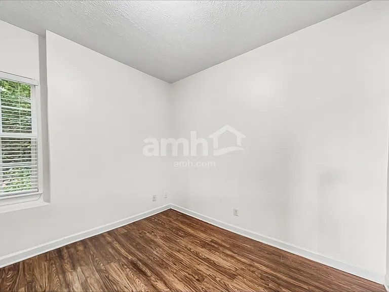1413 Napa Point W — Photo 14
