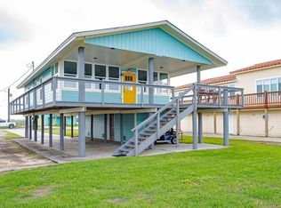24 Belaire Dr, Rockport, TX 78382