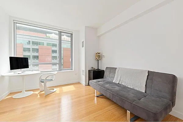 Sold by R New York | media 8