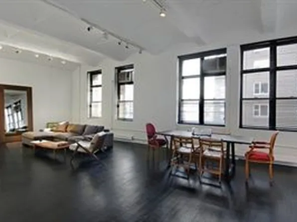 161 West 15th Street image 1 of 6