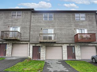 11 Silver Creek Dr, Morgantown, WV 26505