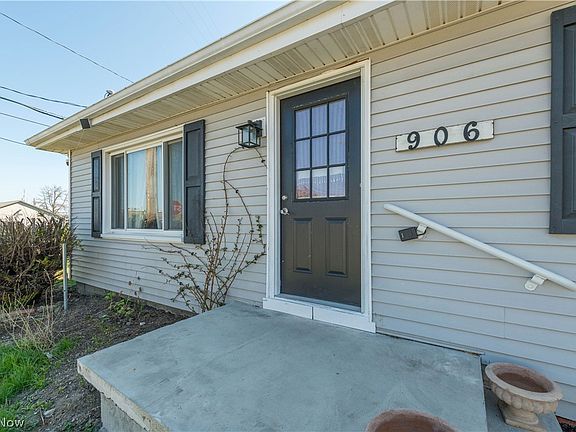 5th image of 906 E Farwell St