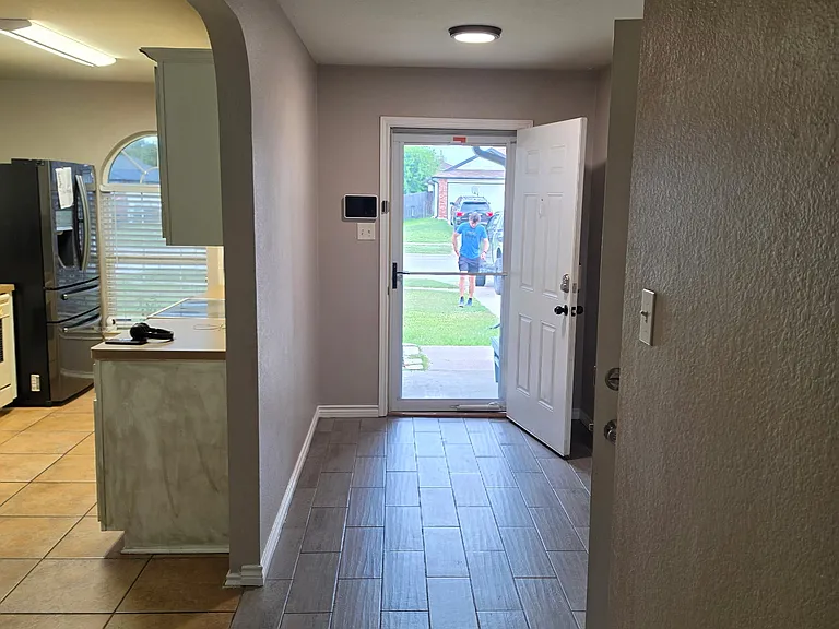 1210 Saddle Dr — Photo 3