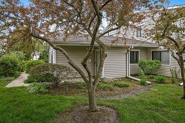 1st image of 746 Whitesail Dr #746