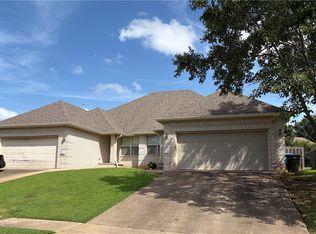 6241 & 6243 Milliken Bnd, Fayetteville, AR 72704