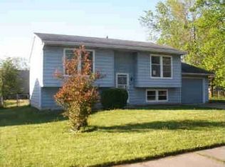 1024 Applewood Rd, Fort Wayne, IN 46825