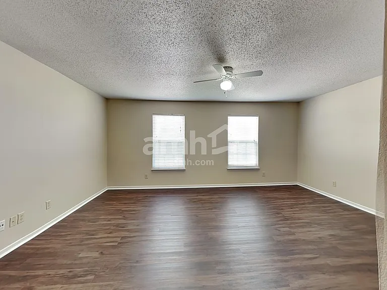 10325 Carrington Way — Photo 11