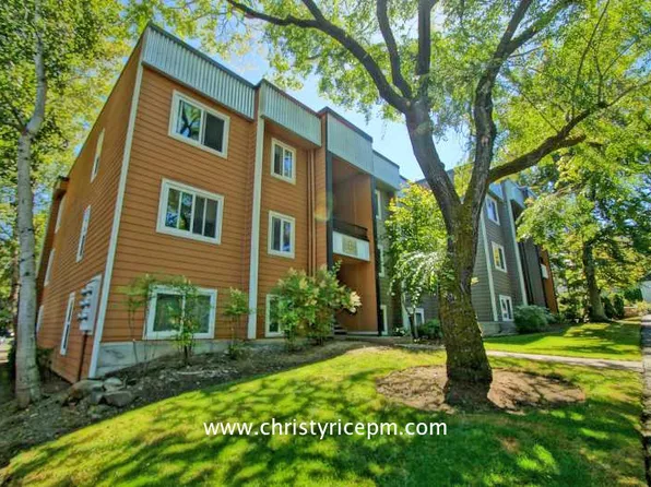 718 Kirkland Cir APT B302, Kirkland, WA 98033