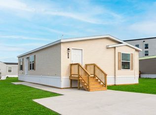 425 S Shoup St #26, Angola, IN 46703