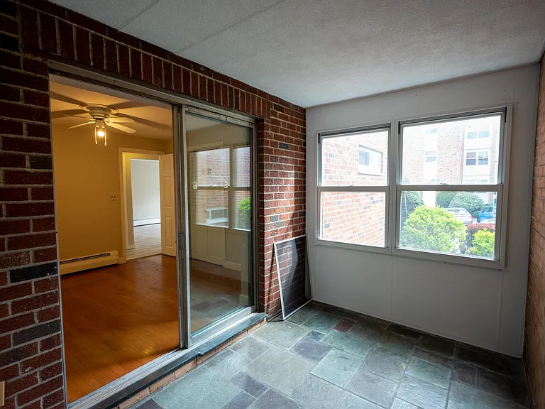 12 Commonwealth Ct #5 — Photo 9
