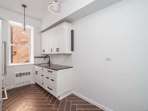 3rd image of 4295 Webster Ave APT L5