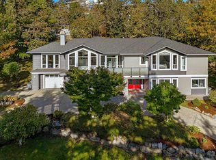 1062 Valewood Trl, Saanich, BC V8X 5G7