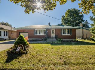 225 Woodhaven Rd, Kitchener, ON N2C 1V6