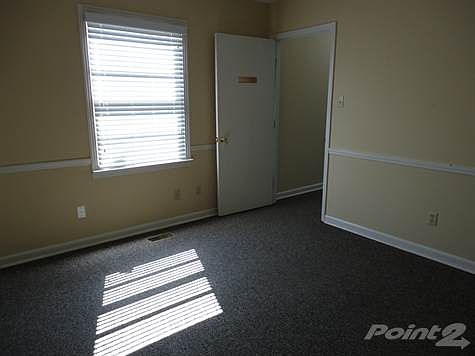 5th image of 210 W Park Ave