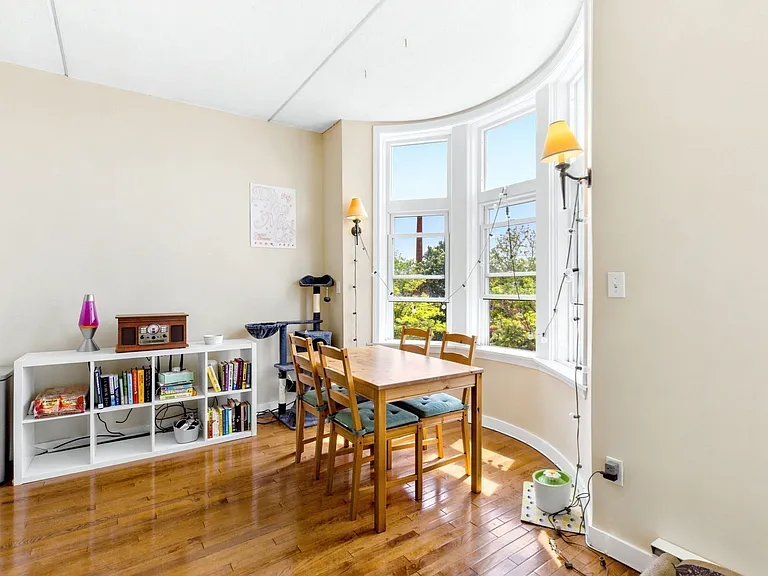 Ellingwood St — Photo 4