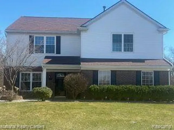 13905 Milton Dr, Belleville, MI 48111