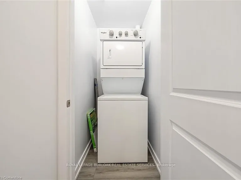 460 Dundas St E #230 — Photo 4