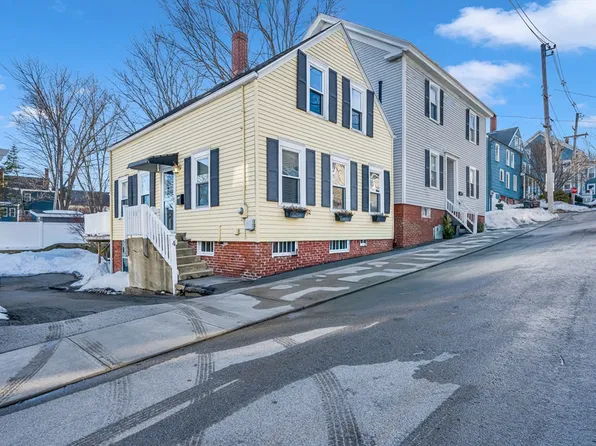 4 Boardman St, Amesbury, MA 01913