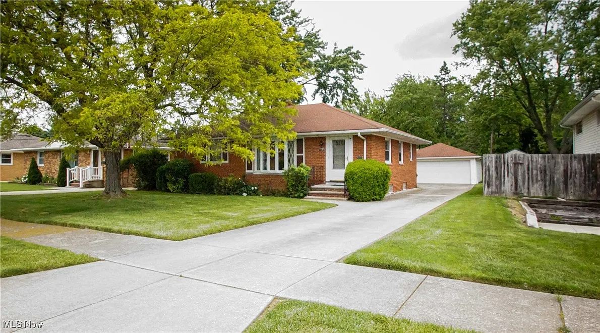 11364 Glamer Dr photo 1