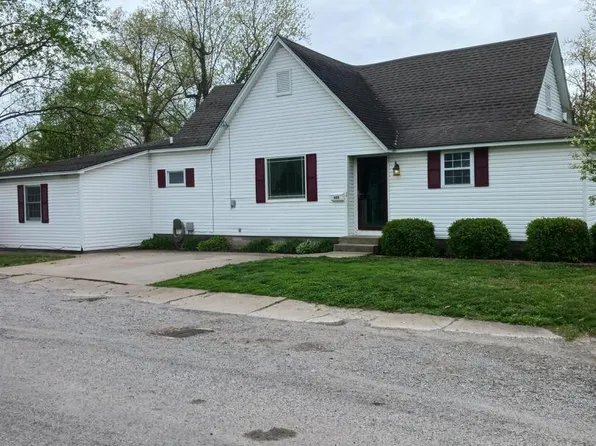 602 W Chestnut St, West Frankfort, IL 62896